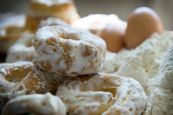 Taralli all'uovo glassati